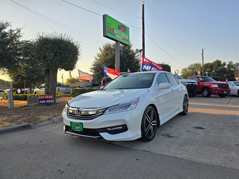 2017 Honda Accord Touring   - Photo 1 - Garland, TX 75042