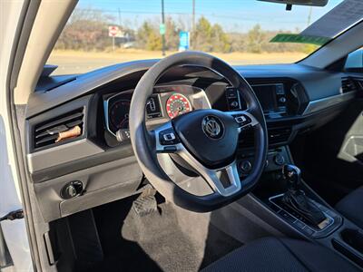 2019 Volkswagen Jetta SE   - Photo 13 - Garland, TX 75042