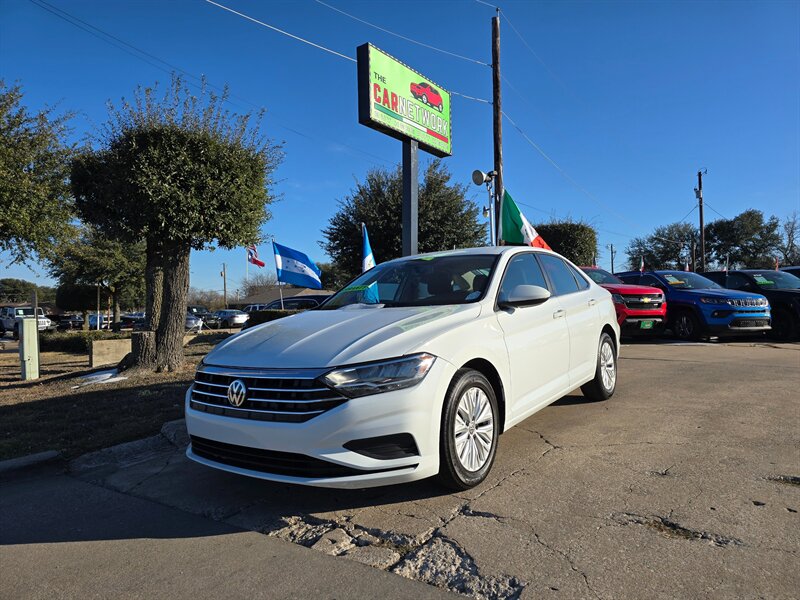 2019 Volkswagen Jetta SE   - Photo 1 - Garland, TX 75042