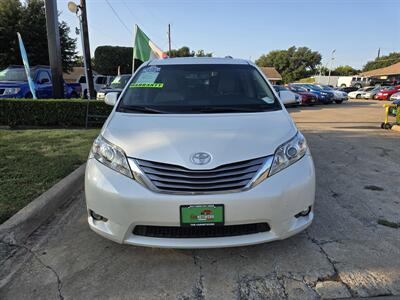 2016 Toyota Sienna XLE 8-Passenger   - Photo 12 - Garland, TX 75042