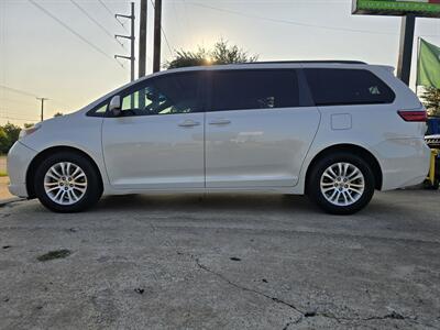 2016 Toyota Sienna XLE 8-Passenger   - Photo 3 - Garland, TX 75042