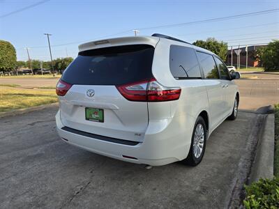 2016 Toyota Sienna XLE 8-Passenger   - Photo 9 - Garland, TX 75042