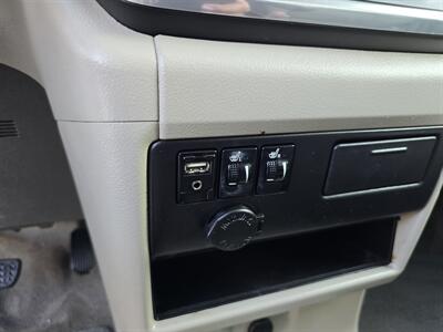 2016 Toyota Sienna XLE 8-Passenger   - Photo 17 - Garland, TX 75042