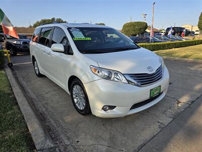 2016 Toyota Sienna XLE 8-Passenger   - Photo 11 - Garland, TX 75042