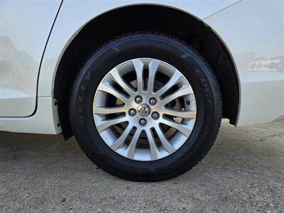 2016 Toyota Sienna XLE 8-Passenger   - Photo 4 - Garland, TX 75042