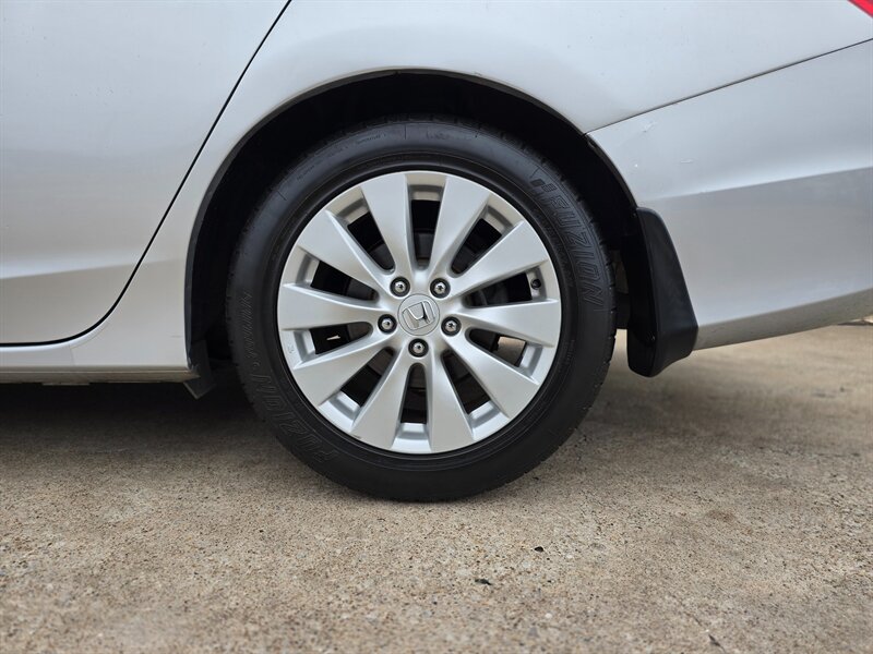 2014 Honda Accord EX-L - Photo 4 - Garland, TX 75042