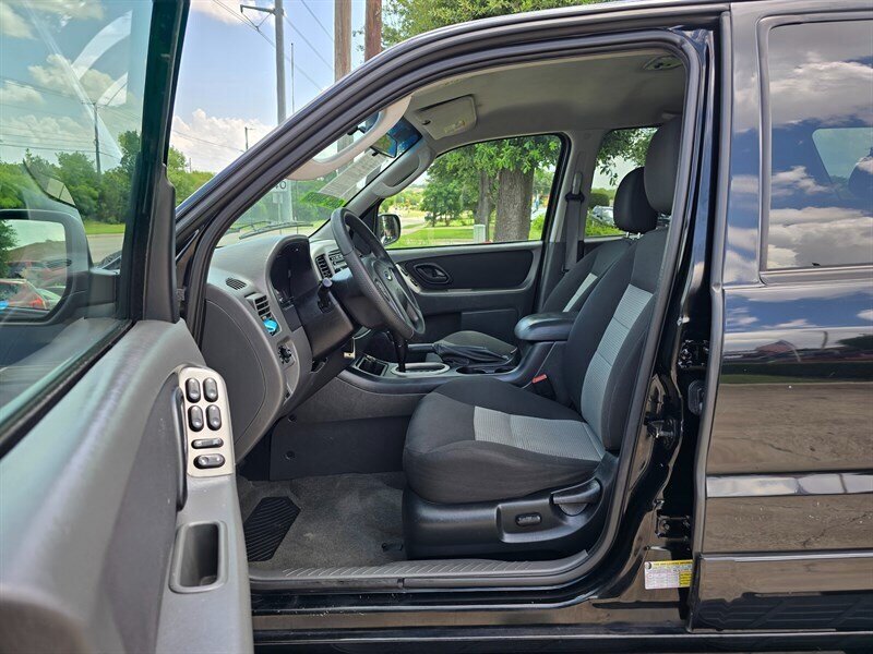 2007 Ford Escape XLT - Photo 16 - Garland, TX 75042