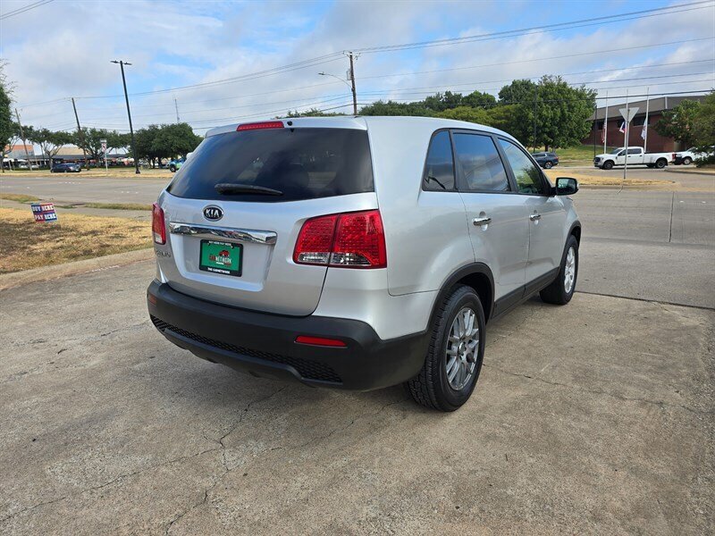 2011 Kia Sorento - Photo 8 - Garland, TX 75042