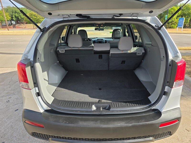 2011 Kia Sorento - Photo 17 - Garland, TX 75042