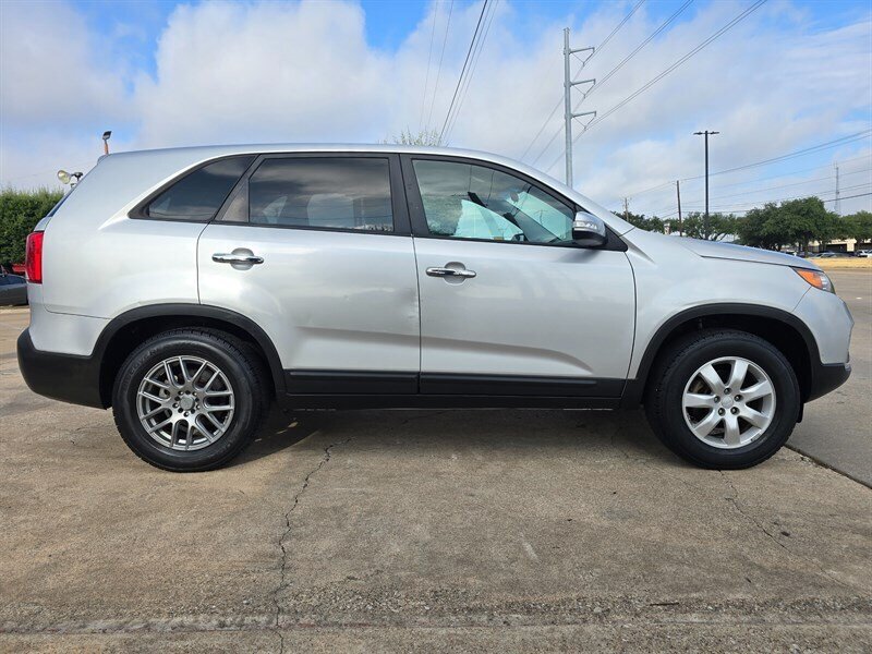 2011 Kia Sorento - Photo 9 - Garland, TX 75042