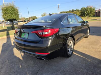 2016 Hyundai Sonata SE   - Photo 8 - Garland, TX 75042