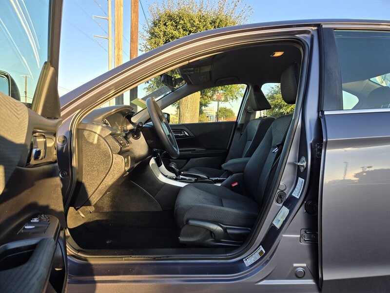 2016 Honda Accord LX - Photo 14 - Garland, TX 75042