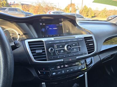2016 Honda Accord LX - Photo 17 - Garland, TX 75042