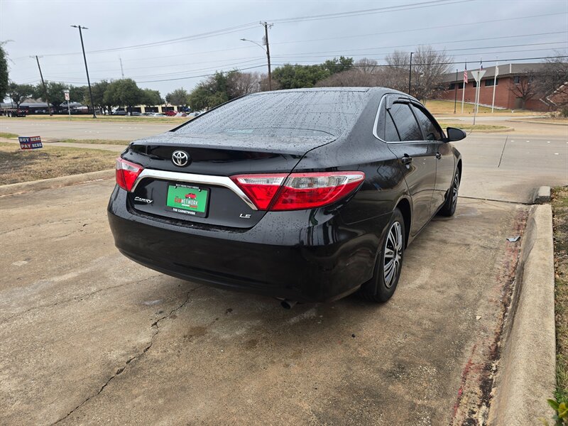 2017 Toyota Camry LE - Photo 8 - Garland, TX 75042