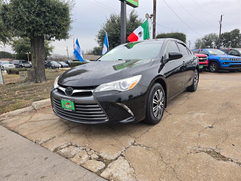2017 Toyota Camry LE - Photo 2 - Garland, TX 75042