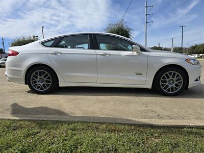 2016 Ford Fusion Energi Titanium   - Photo 11 - Garland, TX 75042