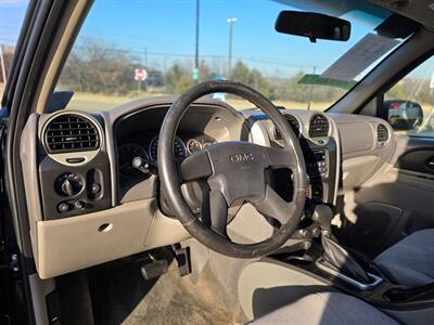 2004 GMC Envoy SLE   - Photo 13 - Garland, TX 75042