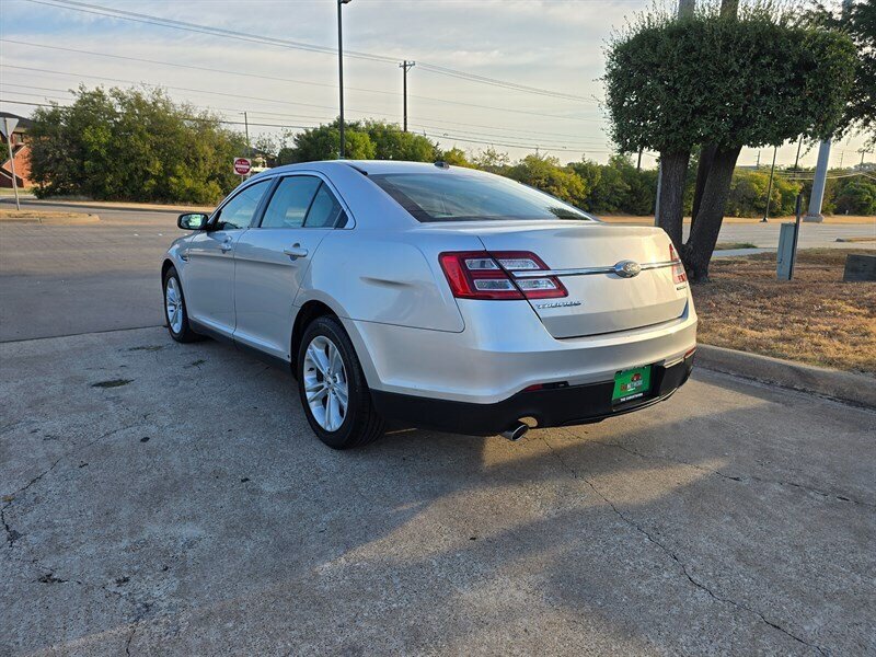 2016 Ford Taurus SE - Photo 6 - Garland, TX 75042