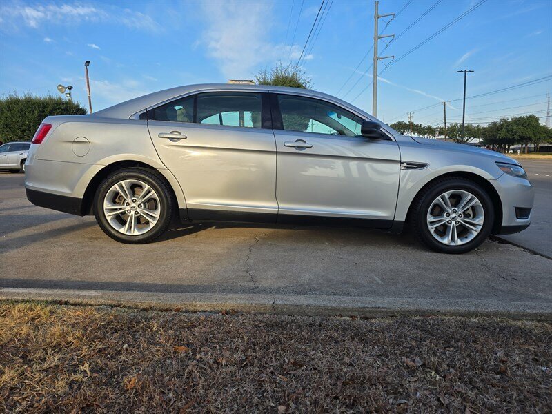 2016 Ford Taurus SE - Photo 10 - Garland, TX 75042