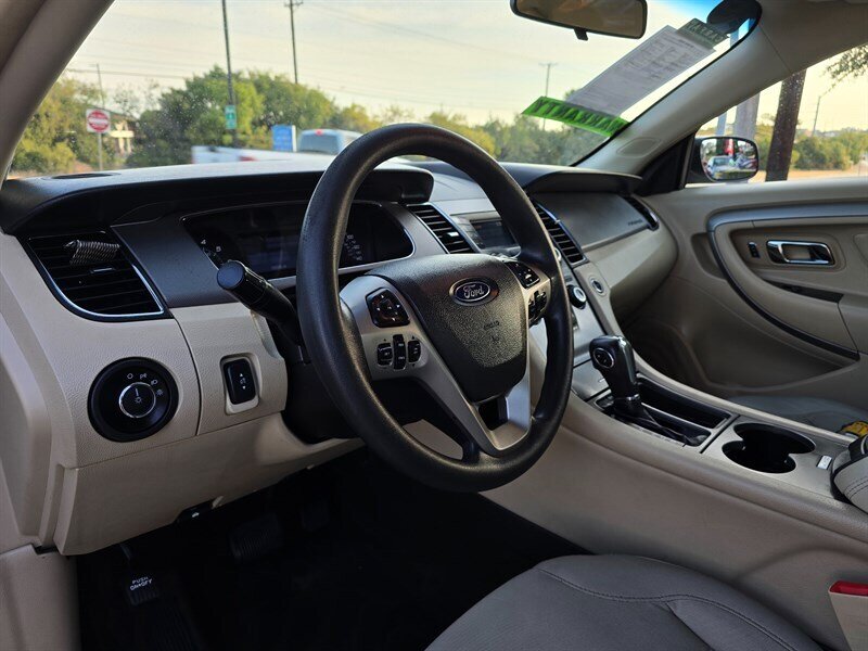 2016 Ford Taurus SE - Photo 13 - Garland, TX 75042