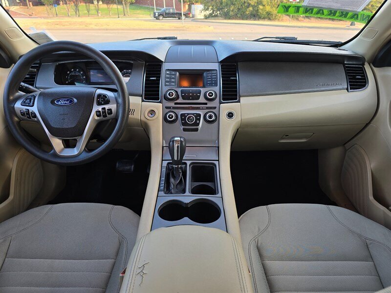 2016 Ford Taurus SE - Photo 16 - Garland, TX 75042