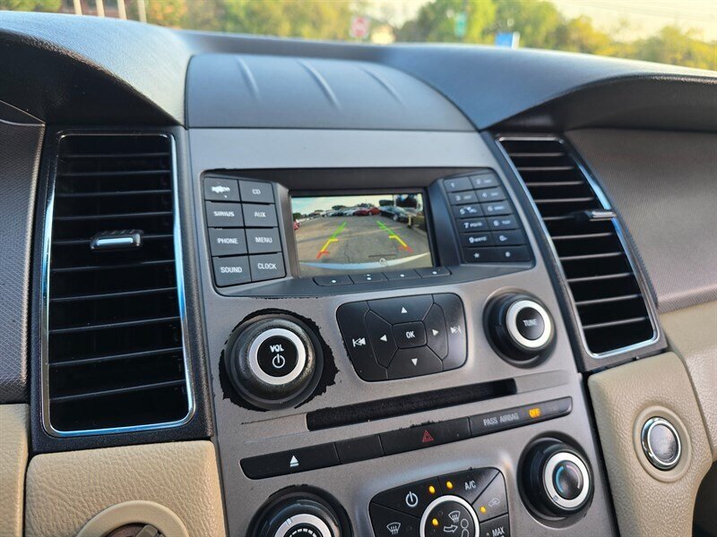 2016 Ford Taurus SE - Photo 21 - Garland, TX 75042