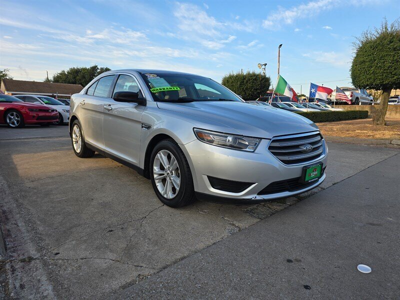 2016 Ford Taurus SE - Photo 11 - Garland, TX 75042
