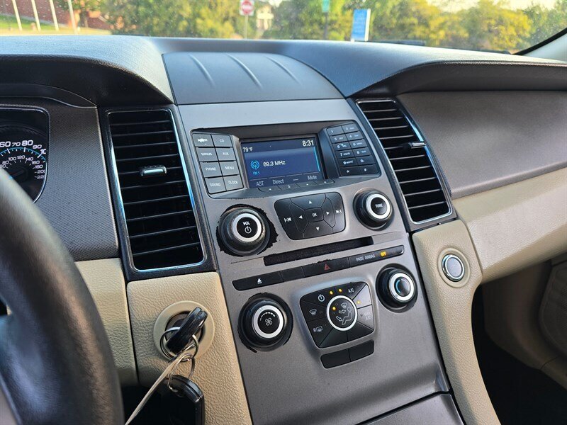 2016 Ford Taurus SE - Photo 20 - Garland, TX 75042