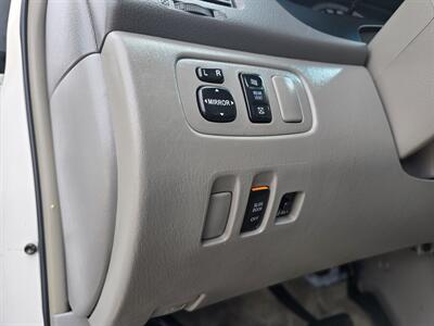 2005 Toyota Sienna LE 7 Passenger   - Photo 13 - Garland, TX 75042