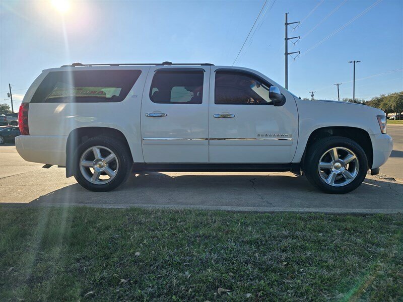 2009 Chevrolet Suburban LTZ 1500 - Photo 12 - Garland, TX 75042