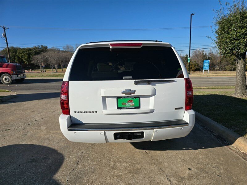2009 Chevrolet Suburban LTZ 1500 - Photo 10 - Garland, TX 75042