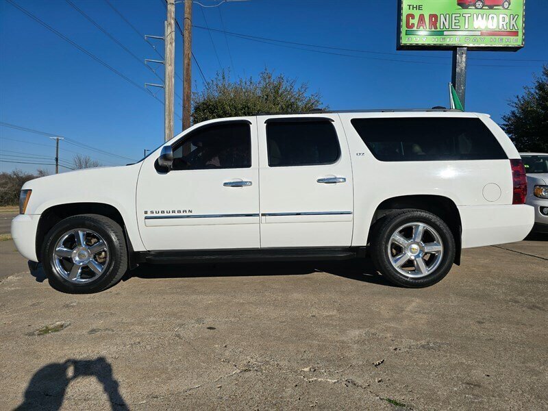 2009 Chevrolet Suburban LTZ 1500 - Photo 4 - Garland, TX 75042