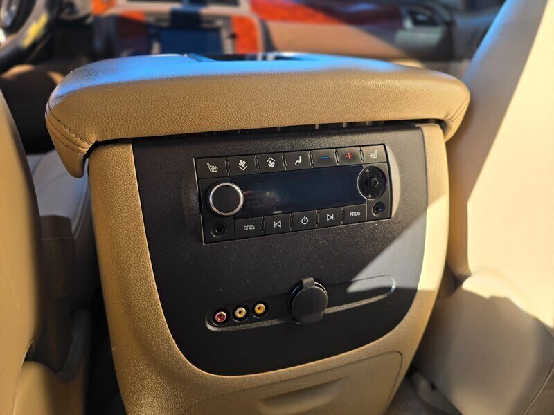 2009 Chevrolet Suburban LTZ 1500 - Photo 21 - Garland, TX 75042