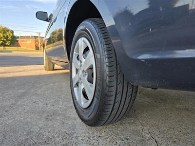 2010 Hyundai ACCENT GLS   - Photo 5 - Garland, TX 75042