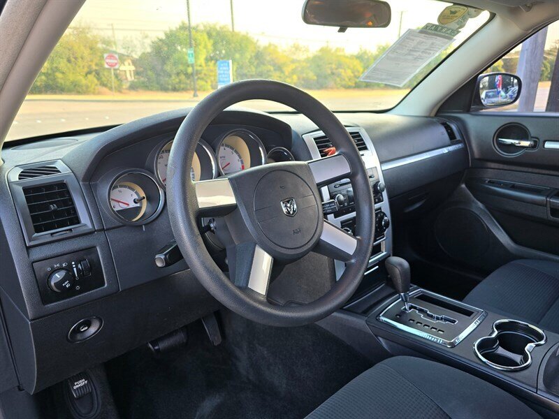 2010 Dodge Charger SXT - Photo 15 - Garland, TX 75042