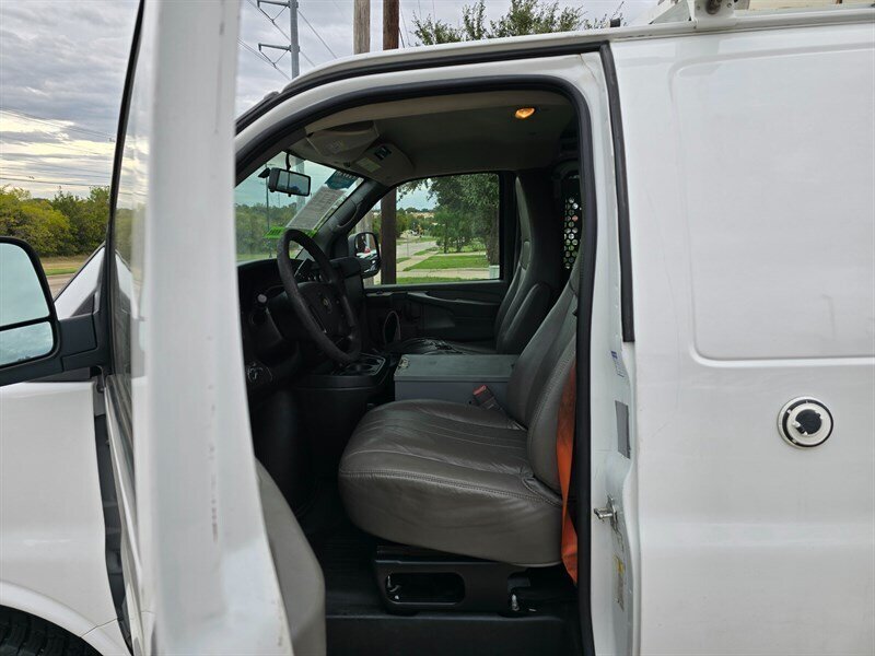 2013 Chevrolet Express 2500 - Photo 15 - Garland, TX 75042