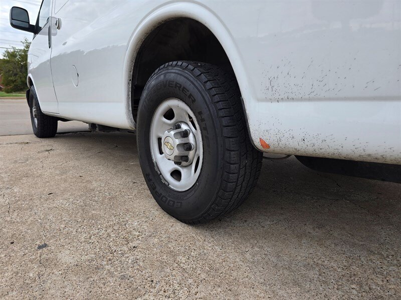 2013 Chevrolet Express 2500 - Photo 5 - Garland, TX 75042