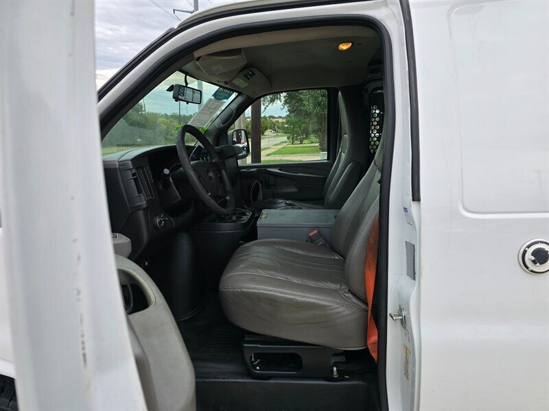 2013 Chevrolet Express 2500 - Photo 14 - Garland, TX 75042