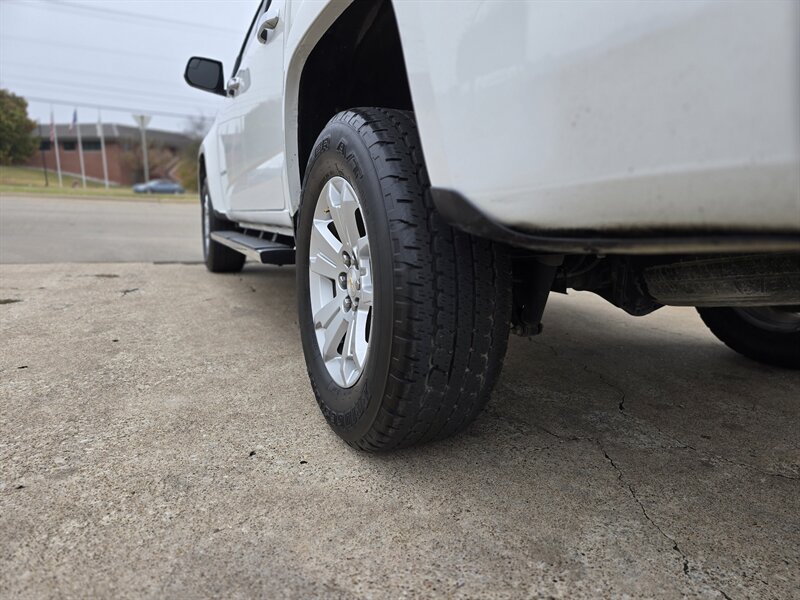 2017 Chevrolet Colorado LT - Photo 5 - Garland, TX 75042