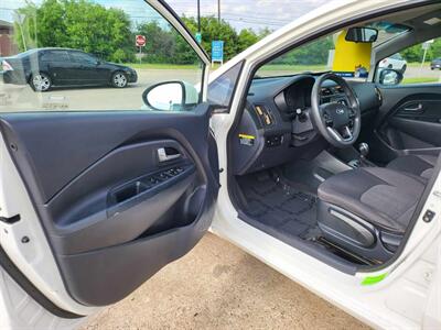 2017 Kia Rio LX   - Photo 11 - Garland, TX 75042