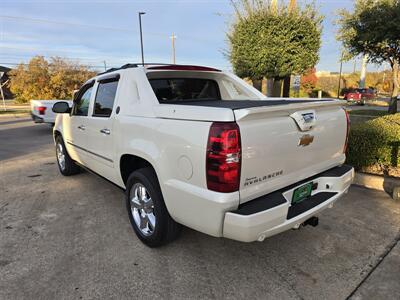 2013 Chevrolet Avalanche LTZ Black Diamond   - Photo 7 - Garland, TX 75042