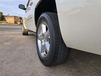 2013 Chevrolet Avalanche LTZ Black Diamond   - Photo 6 - Garland, TX 75042