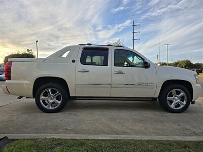 2013 Chevrolet Avalanche LTZ Black Diamond   - Photo 10 - Garland, TX 75042