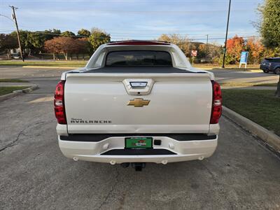 2013 Chevrolet Avalanche LTZ Black Diamond   - Photo 8 - Garland, TX 75042