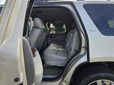 2013 GMC Light Duty Yukon SLT   - Photo 18 - Garland, TX 75042