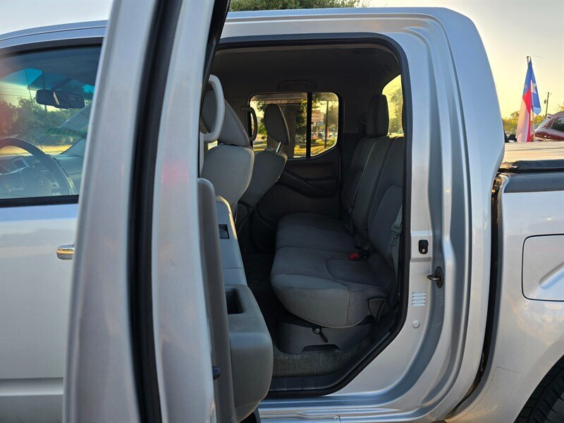 2012 Nissan Frontier SV V6 - Photo 17 - Garland, TX 75042