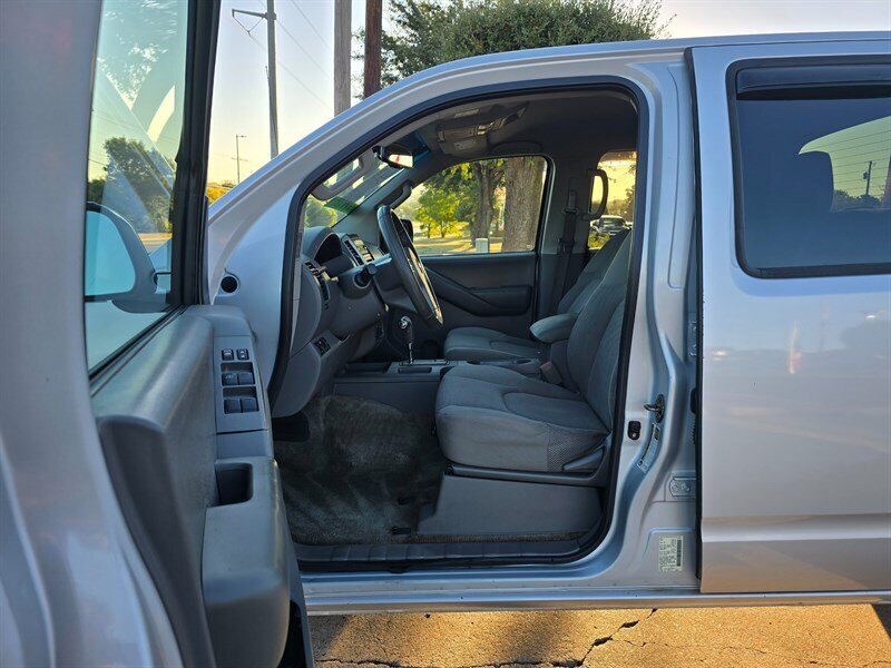 2012 Nissan Frontier SV V6 - Photo 16 - Garland, TX 75042