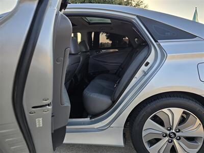 2015 Hyundai SONATA Hybrid Limited   - Photo 17 - Garland, TX 75042