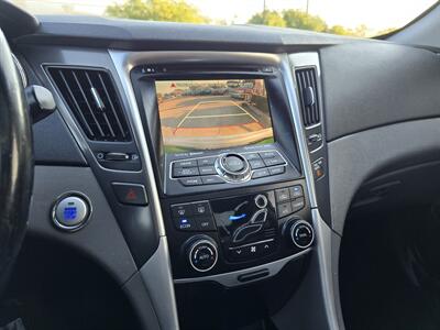 2015 Hyundai SONATA Hybrid Limited   - Photo 19 - Garland, TX 75042