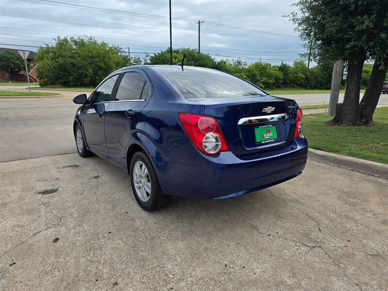 2014 Chevrolet Sonic LT Auto - Photo 6 - Garland, TX 75042
